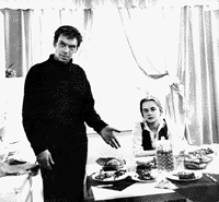 kp_021100_moscow.gif (10128 bytes)